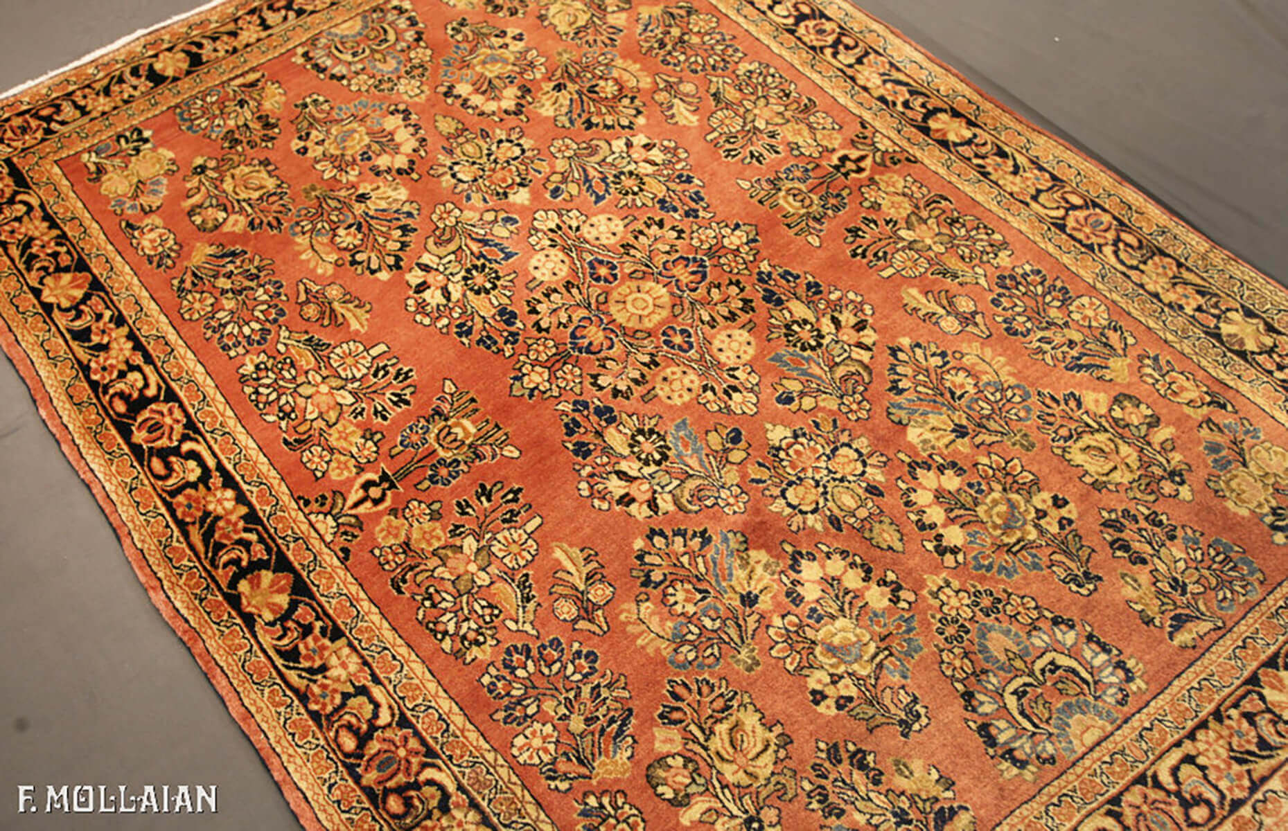 Antique Persian Saruk Rug n°:52200498